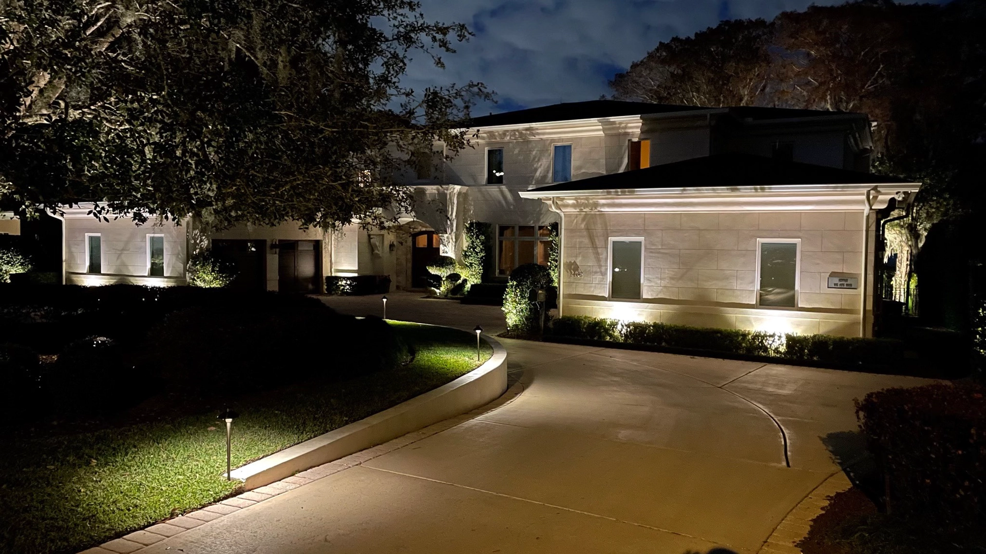 Learn outdoor lighting ideas from Southern Outdoor Lighting in Central Florida